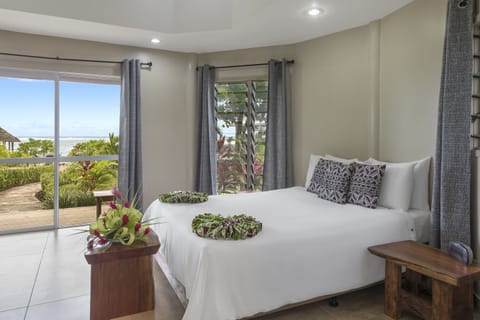 Lagoon View Bungalow | In-room safe, iron/ironing board, WiFi, bed sheets
