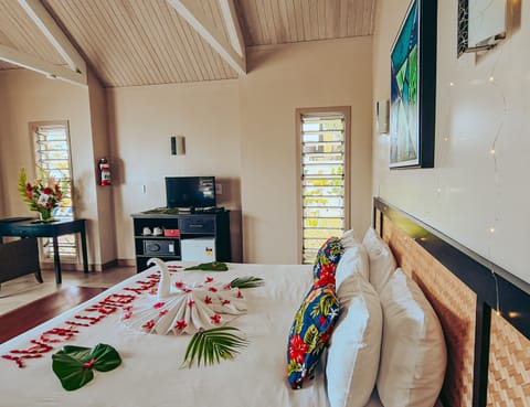 Beachfront Villa | In-room safe, iron/ironing board, WiFi, bed sheets