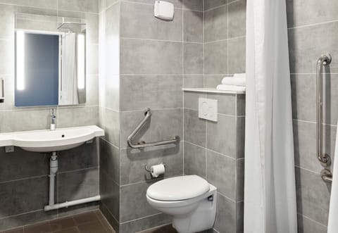 Double Room, Accessible | Bathroom | Shower, towels, soap, shampoo