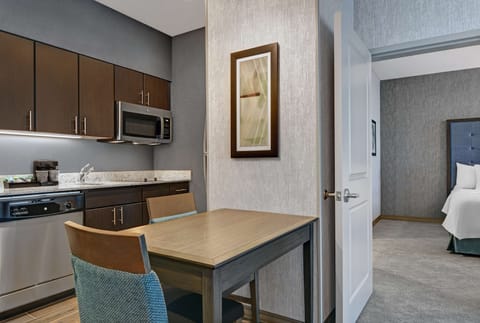 Suite, 1 Bedroom, Non Smoking | Private kitchen