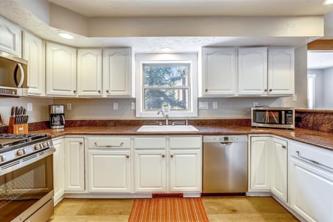 Kitchen - On The Rocks - Breckenridge Vacation Rental