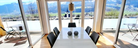Panoramic Dining 