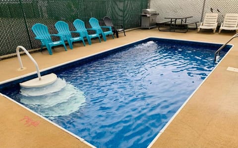 Seasonal outdoor pool