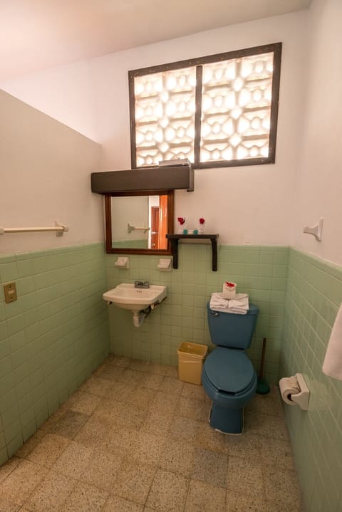 Tropical View | Bathroom | Shower, towels