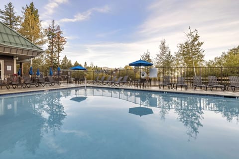 Indoor pool, outdoor pool, sun loungers