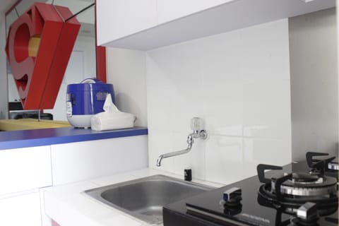 Apartment, Non Smoking, Kitchenette | Private kitchen | Fridge, microwave, stovetop, dishwasher