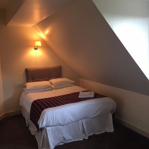 Single Room | Rollaway beds, free WiFi, bed sheets