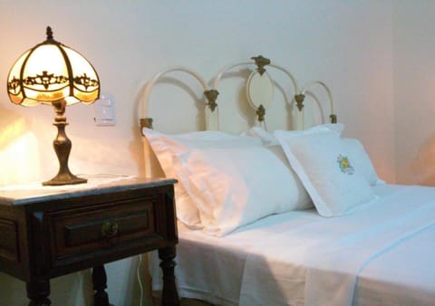 Comfort Double Room | Minibar, in-room safe, individually decorated, individually furnished