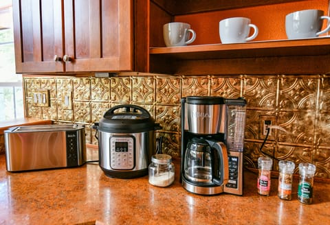 Instant Pot, Ninja coffee maker, Hario Pour Over, barista style coffee mug