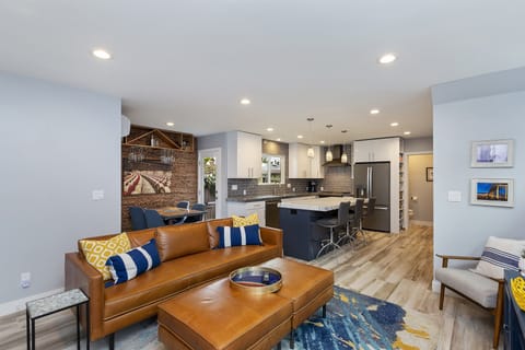 Open floorplan is great for entertaining