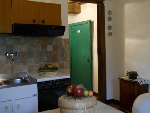 Villa, 5 Bedrooms | Living area | TV