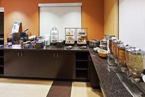 Free daily continental breakfast