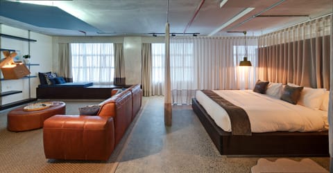 Luxury Soho Suite | Premium bedding, pillowtop beds, minibar, in-room safe