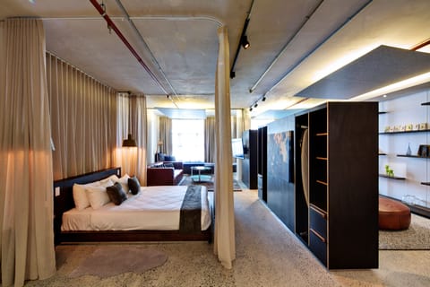 Luxury Soho Suite | Premium bedding, pillowtop beds, minibar, in-room safe