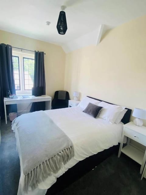 Comfort Double Room, 1 Double Bed | Desk, laptop workspace, blackout drapes, free WiFi