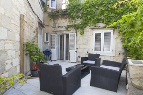 One Bedroom Apartment with Balcony | Terrace/patio