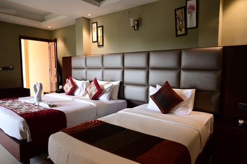 Grand Premium Triple Room | Premium bedding, minibar, in-room safe, desk