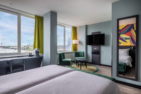 Superior Double Room with River View | Room amenity