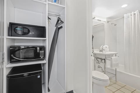 Pillowtop beds, in-room safe, individually furnished, desk