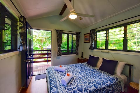 Bungalow, 1 Queen Bed, Sea View | Free WiFi, bed sheets