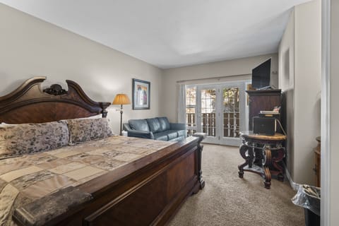 Suite, 1 King Bed (Suite 8) | Individually decorated, individually furnished, iron/ironing board