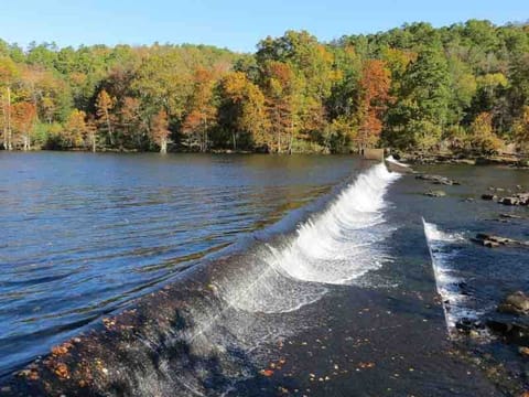 Beaver’s Bend State Park is gorgeous & 12 min drive from the cabin. 