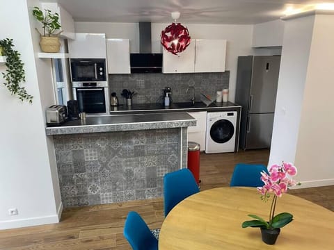 ab9d2c3c-1665-4288-a263-d39f15315a2d