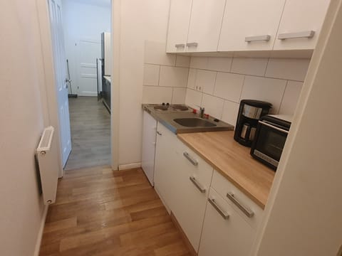 Standard Apartment | Private kitchen | Fridge, oven, stovetop, electric kettle