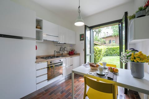 Family Townhome, 3 Bedrooms, 2 Bathrooms, Mountainside (Residenza La Parusciola) | Private kitchen | Fridge, oven, stovetop, dishwasher