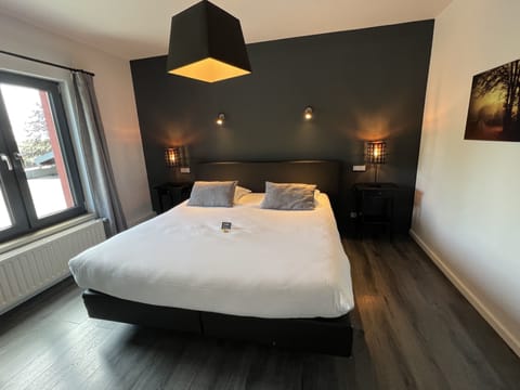 Classic Room | Desk, free cribs/infant beds, free WiFi, bed sheets