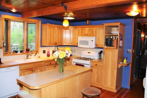 " I could go on and on, but you really  have to experience the home"  
Jacob G