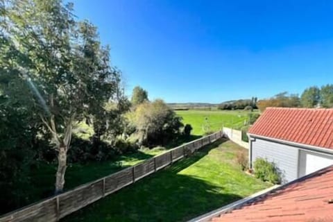 Dac11ceb 57a7 4724 ae4c a3cf43867265