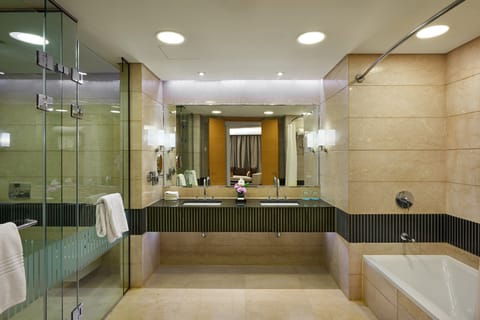 Panoramic Suite, 1 Bedroom | Bathroom | Free toiletries, hair dryer, bathrobes, slippers