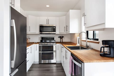 Well-equipped kitchen