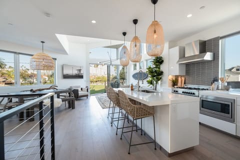 The bar can comfortably seat 3 people