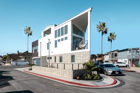 Unique modern architecture. Recently built in 2017