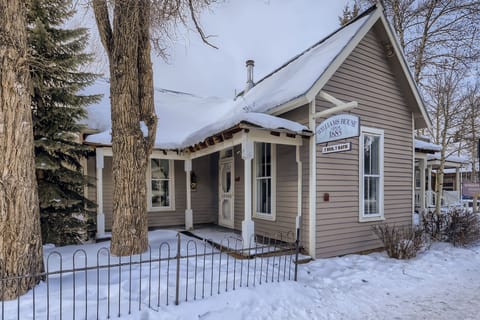 Main Street View front of house.