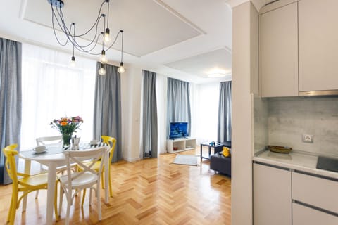 Deluxe Apartment | In-room dining
