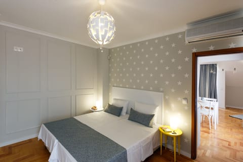 Premium Apartment | In-room safe, desk, blackout drapes, soundproofing