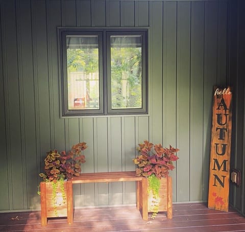 Front porch entrance 