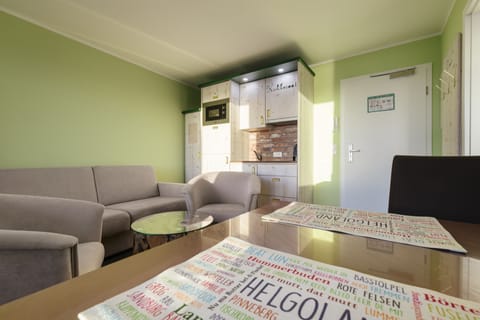 Apartment, 1 Bedroom, Balcony, Sea View | Private kitchen | Fridge, stovetop, coffee/tea maker, cookware/dishes/utensils