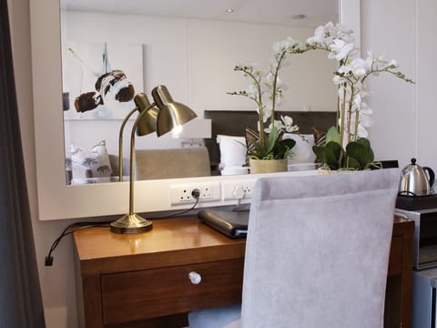 45-inch Smart TV with satellite channels, TV