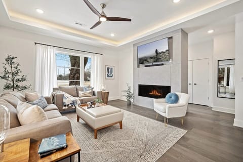 Welcome to The Trailblazer - Our modern, newly built home just steps away from three Slaughter Pen trailheads and many other paved trails.