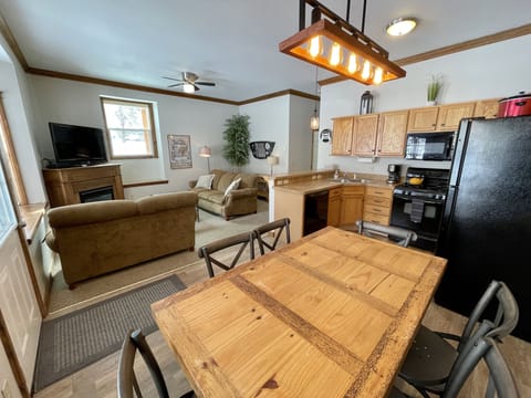 All 3 units in this listing have the same floor plans, but different themes.