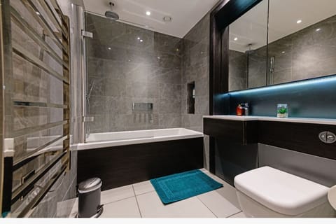 Basic Apartment, Ensuite (Flat 11) | Bathroom