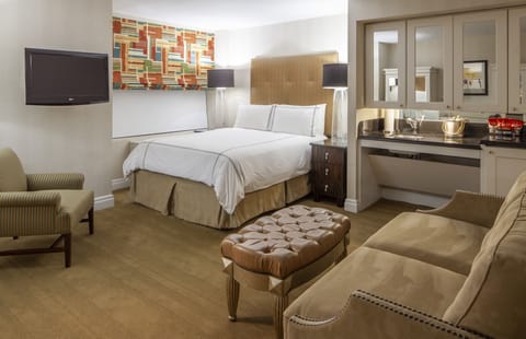 Metropolitan Suite | Premium bedding, pillowtop beds, in-room safe, individually decorated