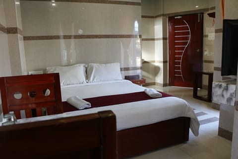 Deluxe Double Room | Egyptian cotton sheets, premium bedding, down comforters