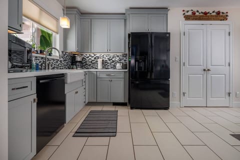 Very Large Kitchen & Very Clean & Cozy.  -Constantine