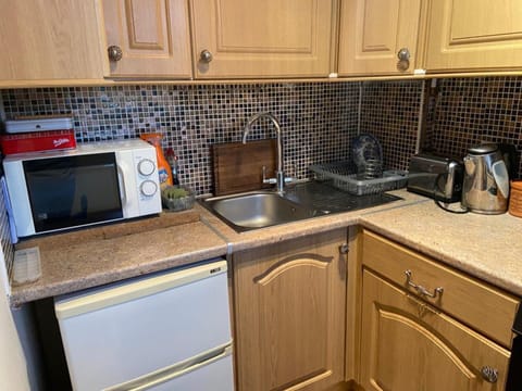 House | Private kitchen | Fridge, microwave, oven, stovetop