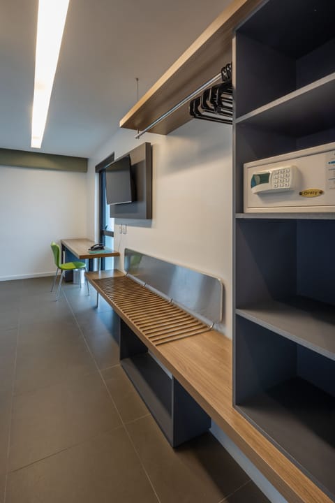 1 bedroom, minibar, in-room safe, blackout drapes